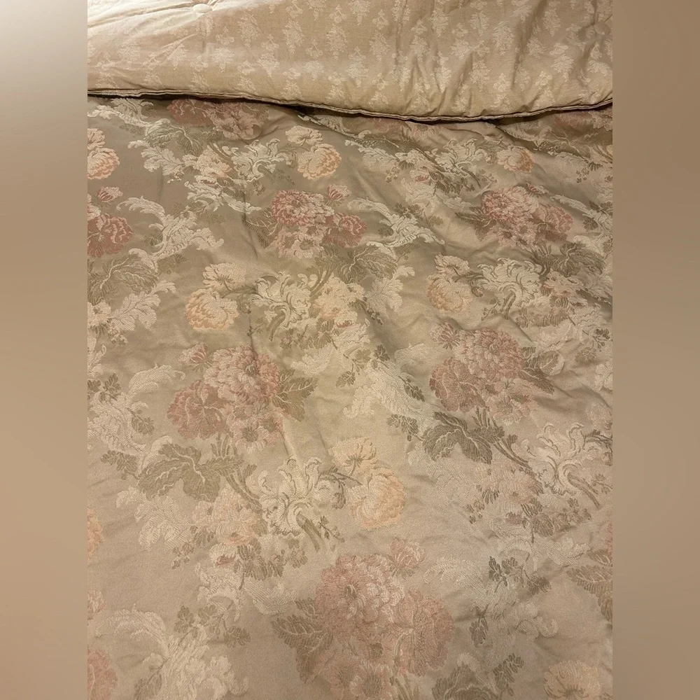Vintage Croscill Chandelier Floral Queen Comforter French Country